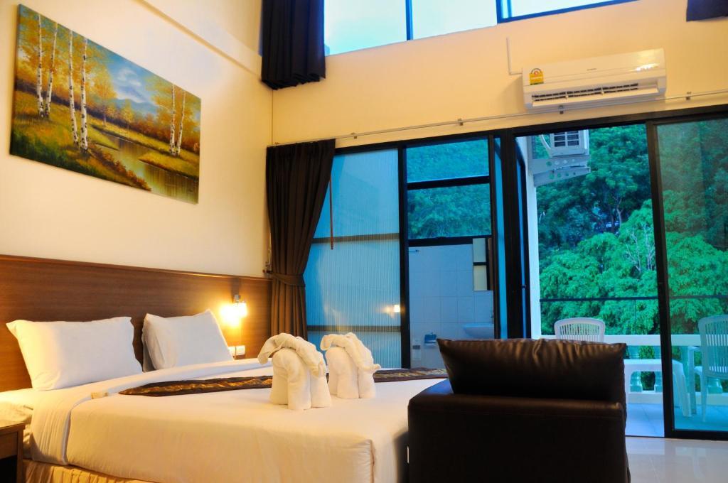 The Wave Hotel Patong Sha Phuket Oda fotoğraf