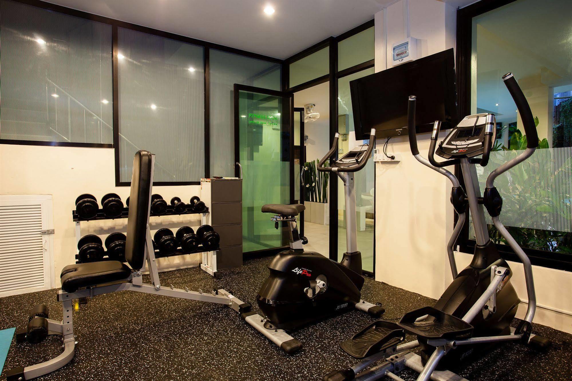 The Wave Hotel Patong Sha Phuket Dış mekan fotoğraf