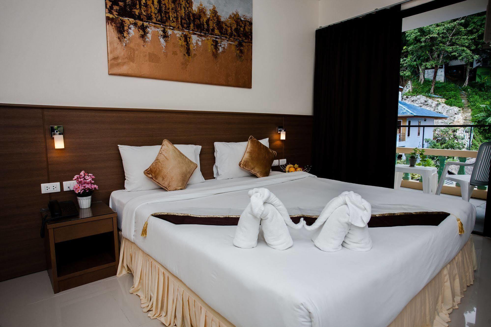 The Wave Hotel Patong Sha Phuket Dış mekan fotoğraf